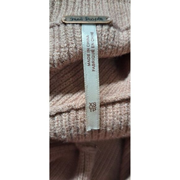 Free People Sweater Pink Mauve Oversized Turtleneck Ribbed Boho Size X-Small - Picture 10 of 12